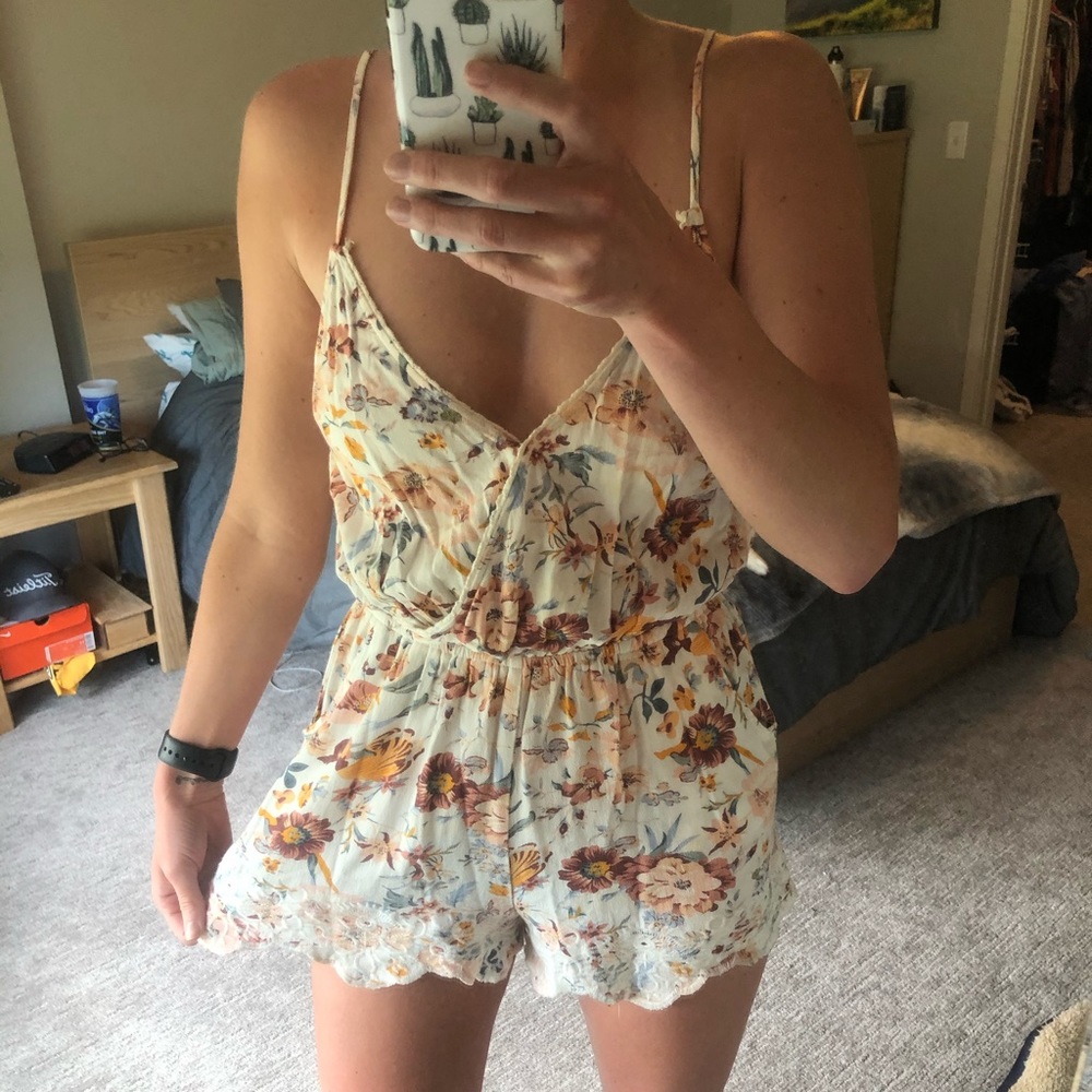 Romper - Picture 2 of 6